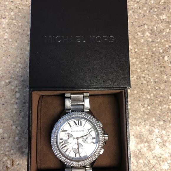 MK watch excellent condition - Picture 1 of 3